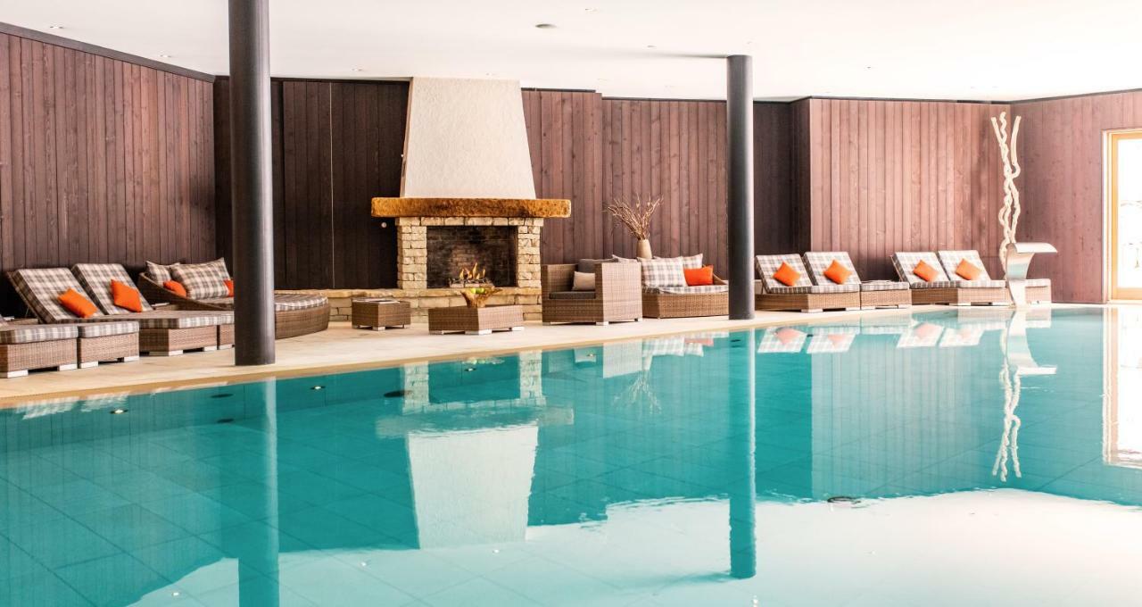 Chalet Royalp Hotel & Spa Віляр-на-Олоні Екстер'єр фото